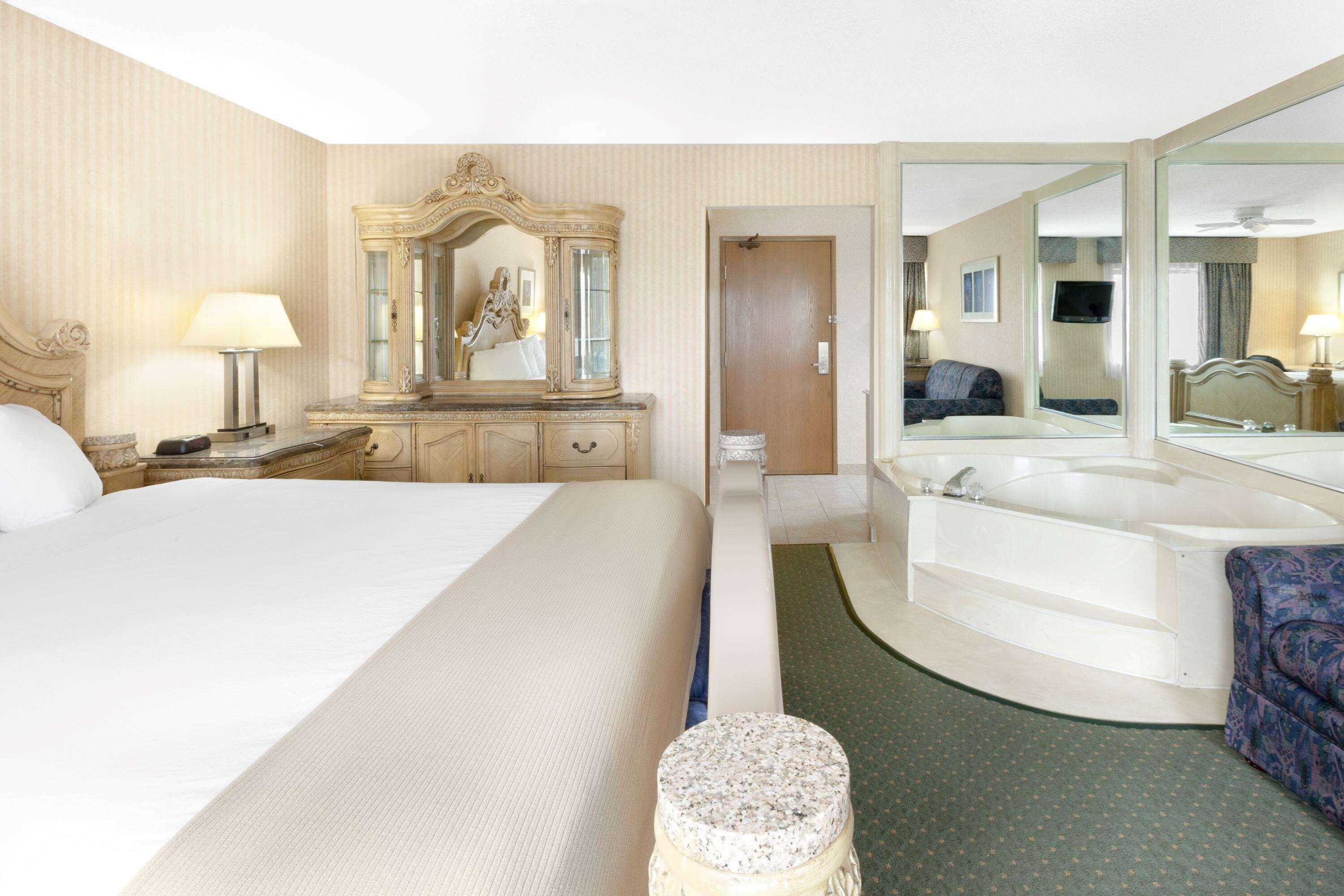 Baymont by Wyndham Bridgeport/Frankenmuth Hotel Eksteriør billede